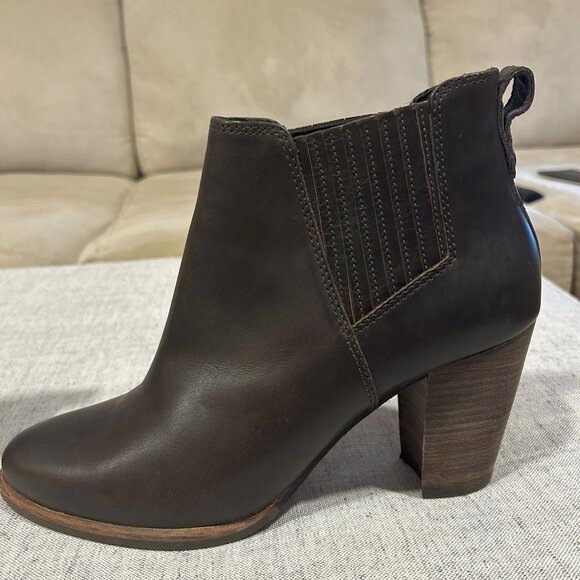 Ugg Leather Ankle Boot Size 9 - Picture 8 of 10